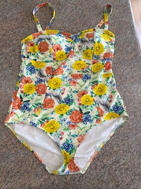 Torrid Floral Wingo One-Piece Swimsuit - Yellow & Coral Flower Print size 1x
